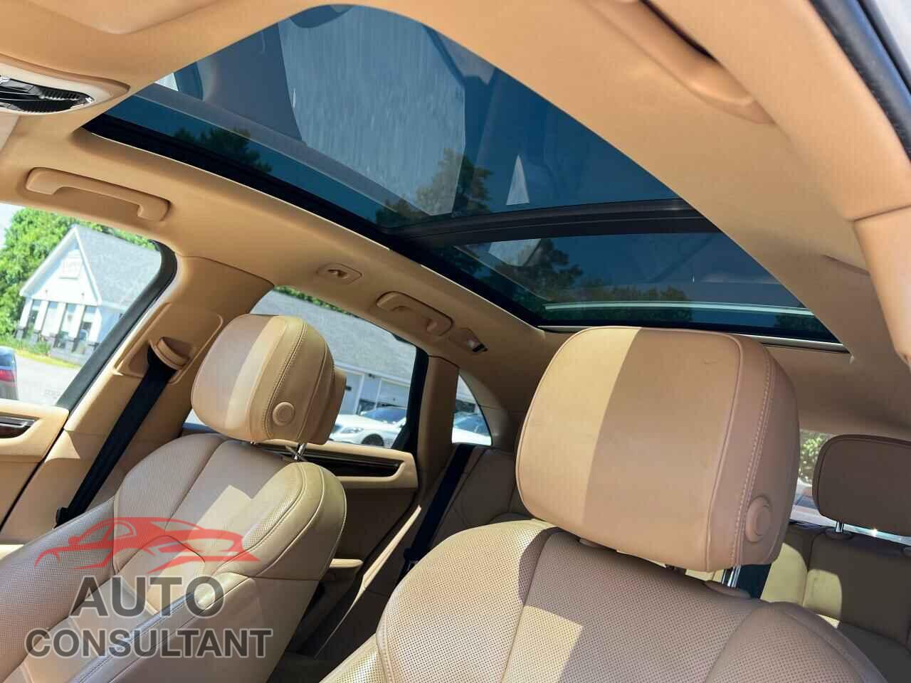 PORSCHE MACAN 2015 - WP1AB2A56FLB61043