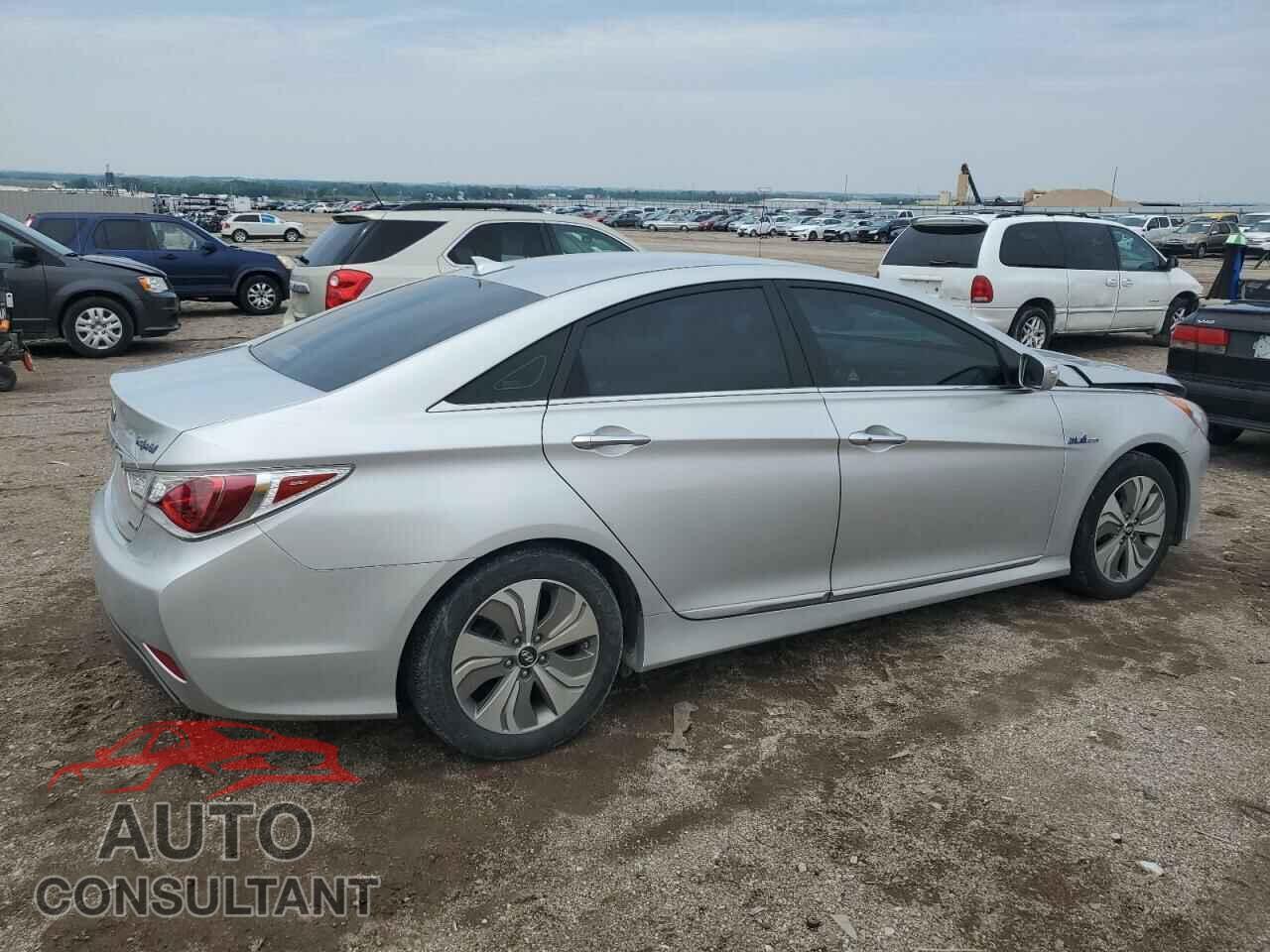 HYUNDAI SONATA 2013 - KMHEC4A48DA092587