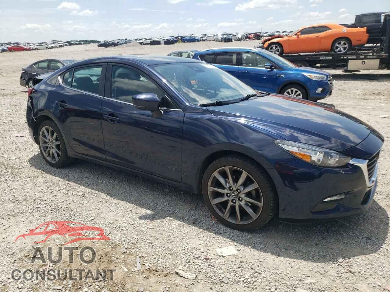 MAZDA 3 2018 - 3MZBN1V38JM264792