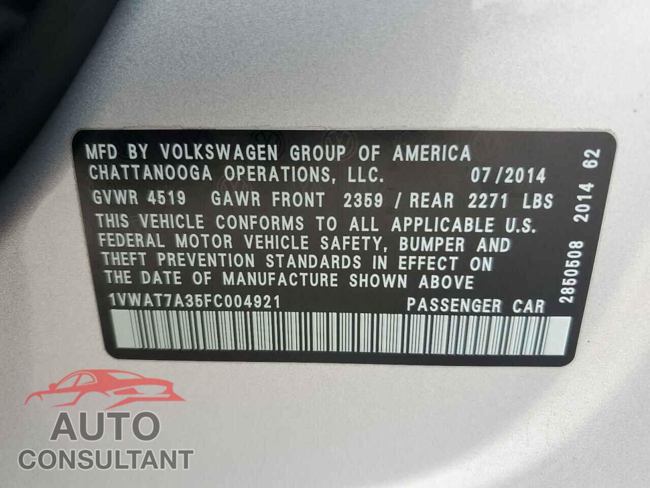 VOLKSWAGEN PASSAT 2015 - 1VWAT7A35FC004921