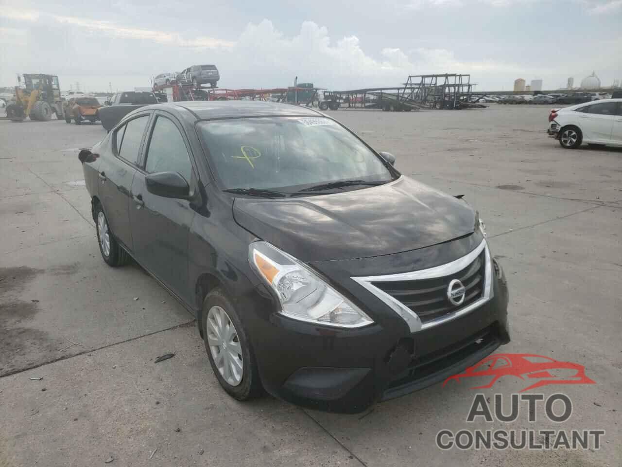 NISSAN VERSA 2018 - 3N1CN7AP0JL818726