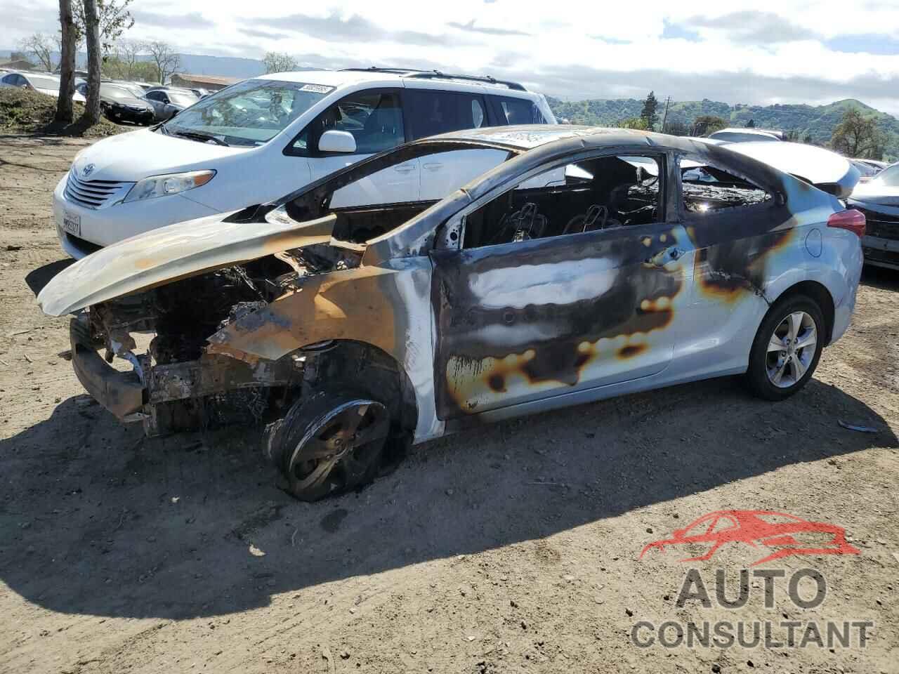 HYUNDAI ELANTRA 2013 - KMHDH6AE0DU008889