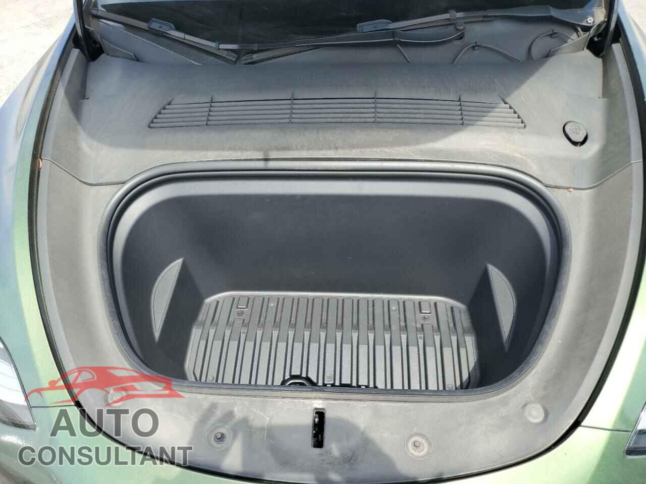 TESLA MODEL Y 2022 - 7SAYGDEE7NF352000