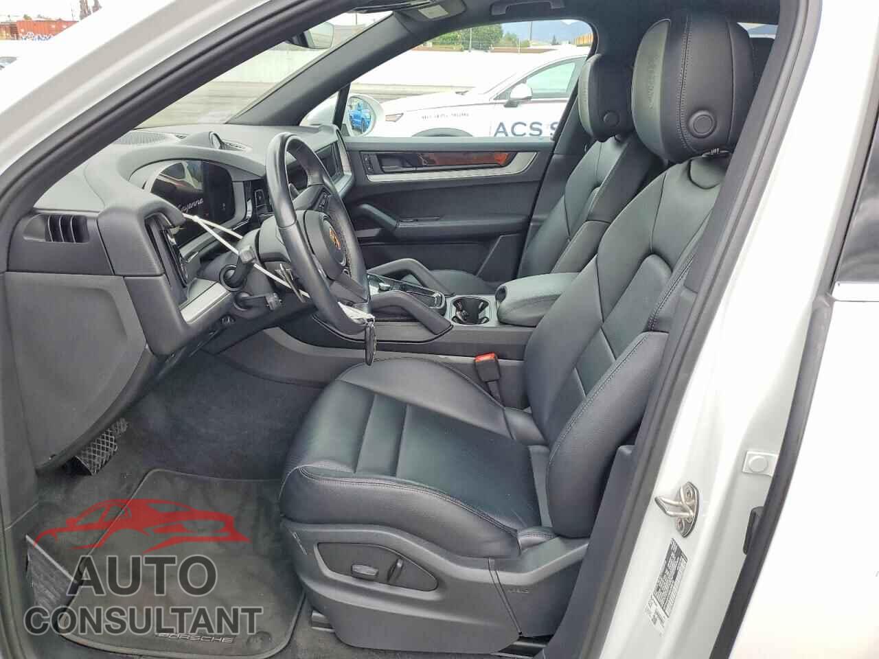 PORSCHE CAYENNE 2024 - WP1AA2AY3RDA02573