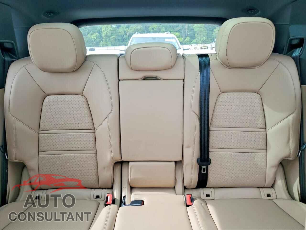 PORSCHE CAYENNE 2019 - WP1AA2AY9KDA01241
