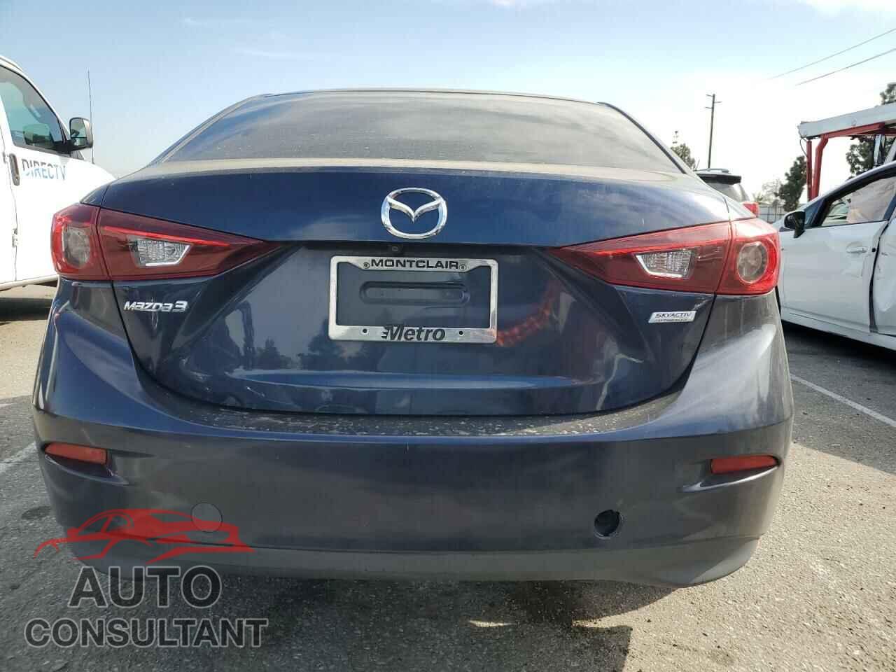 MAZDA 3 2018 - 3MZBN1U72JM215530