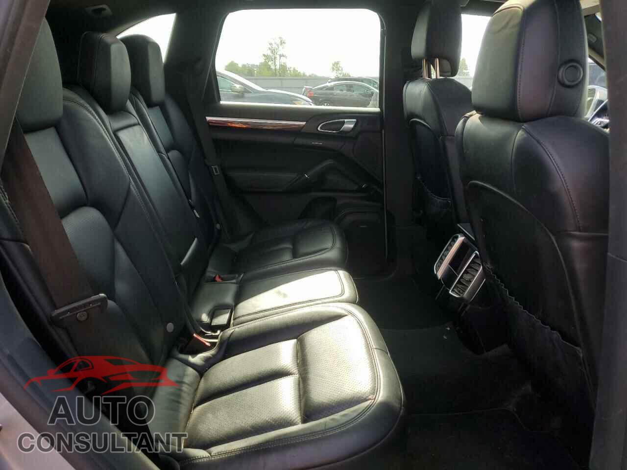 PORSCHE CAYENNE 2016 - WP1AA2A21GKA37665