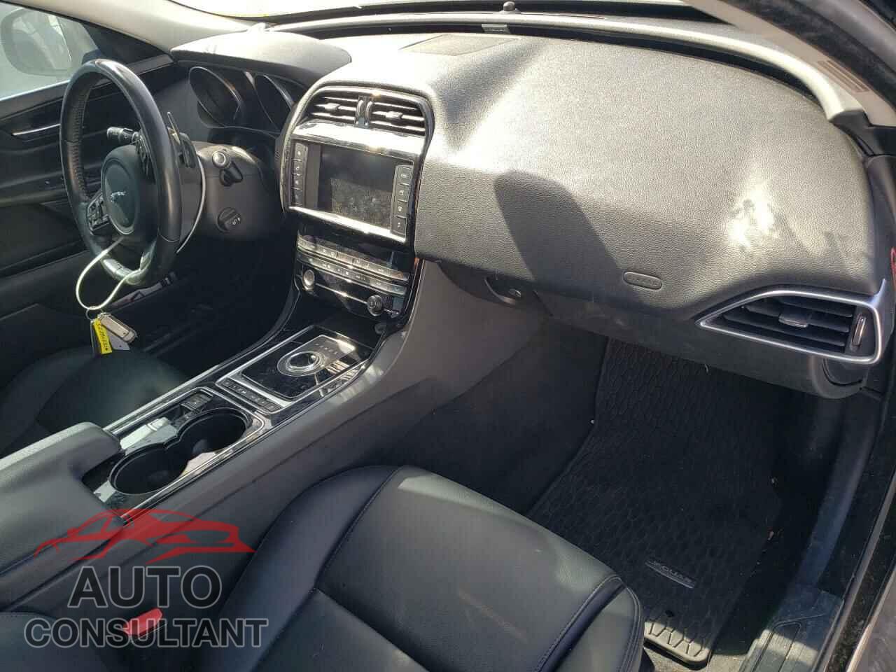 JAGUAR XE 2017 - SAJAR4BG5HA961325