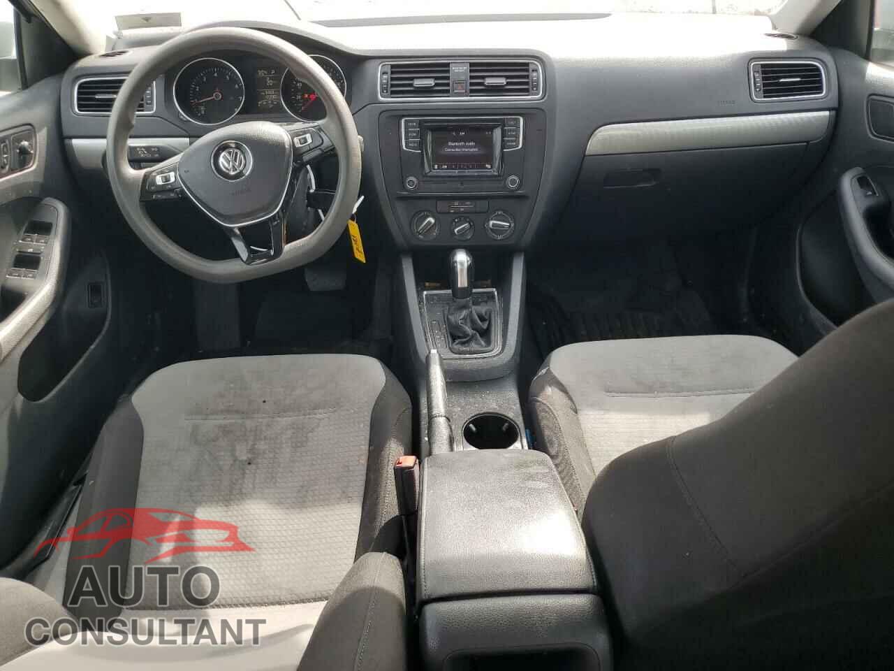 VOLKSWAGEN JETTA 2017 - 3VW2B7AJ3HM368505