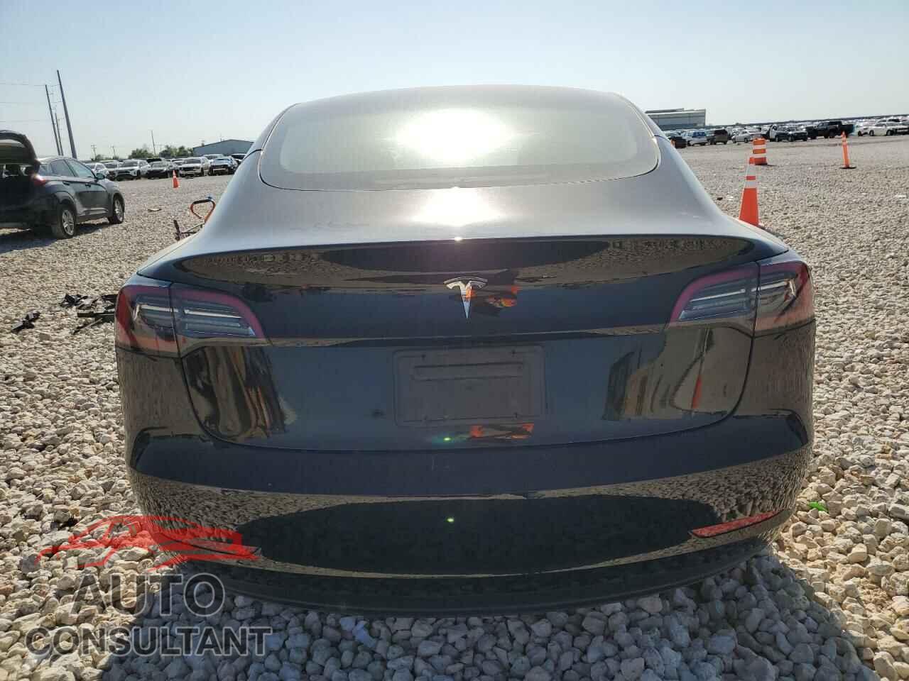 TESLA MODEL 3 2023 - 5YJ3E1EA8PF682532