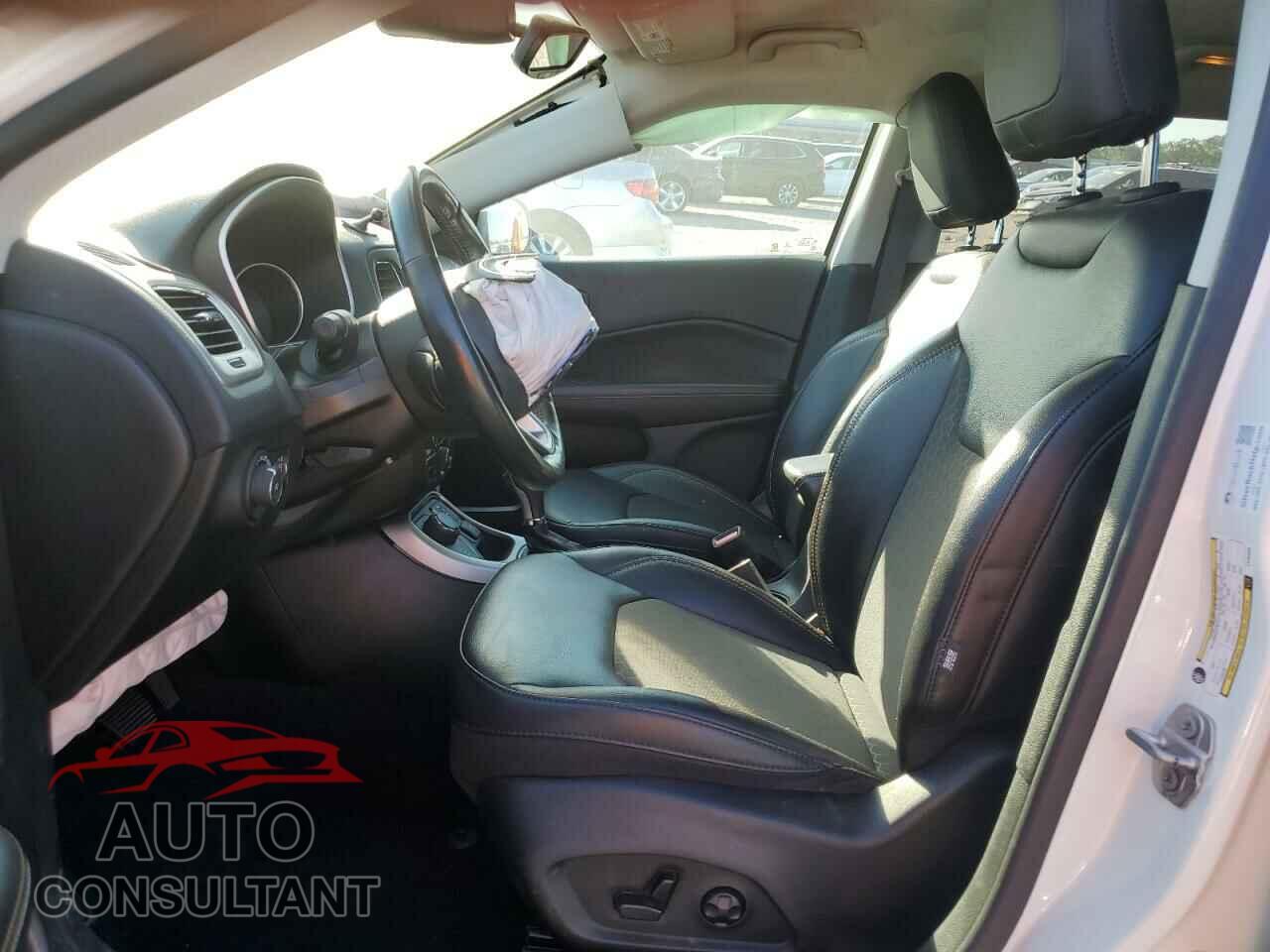 JEEP COMPASS 2020 - 3C4NJDBB0LT101376