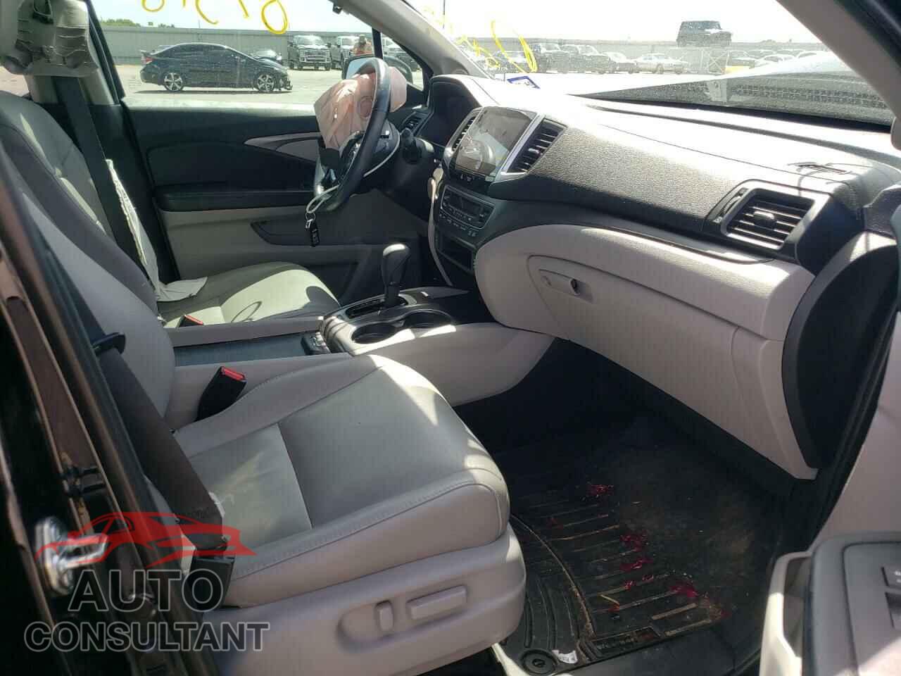 HONDA PILOT 2017 - 5FNYF6H58HB074865