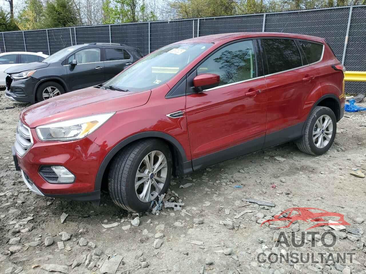 FORD ESCAPE 2017 - 1FMCU0GD4HUA10282