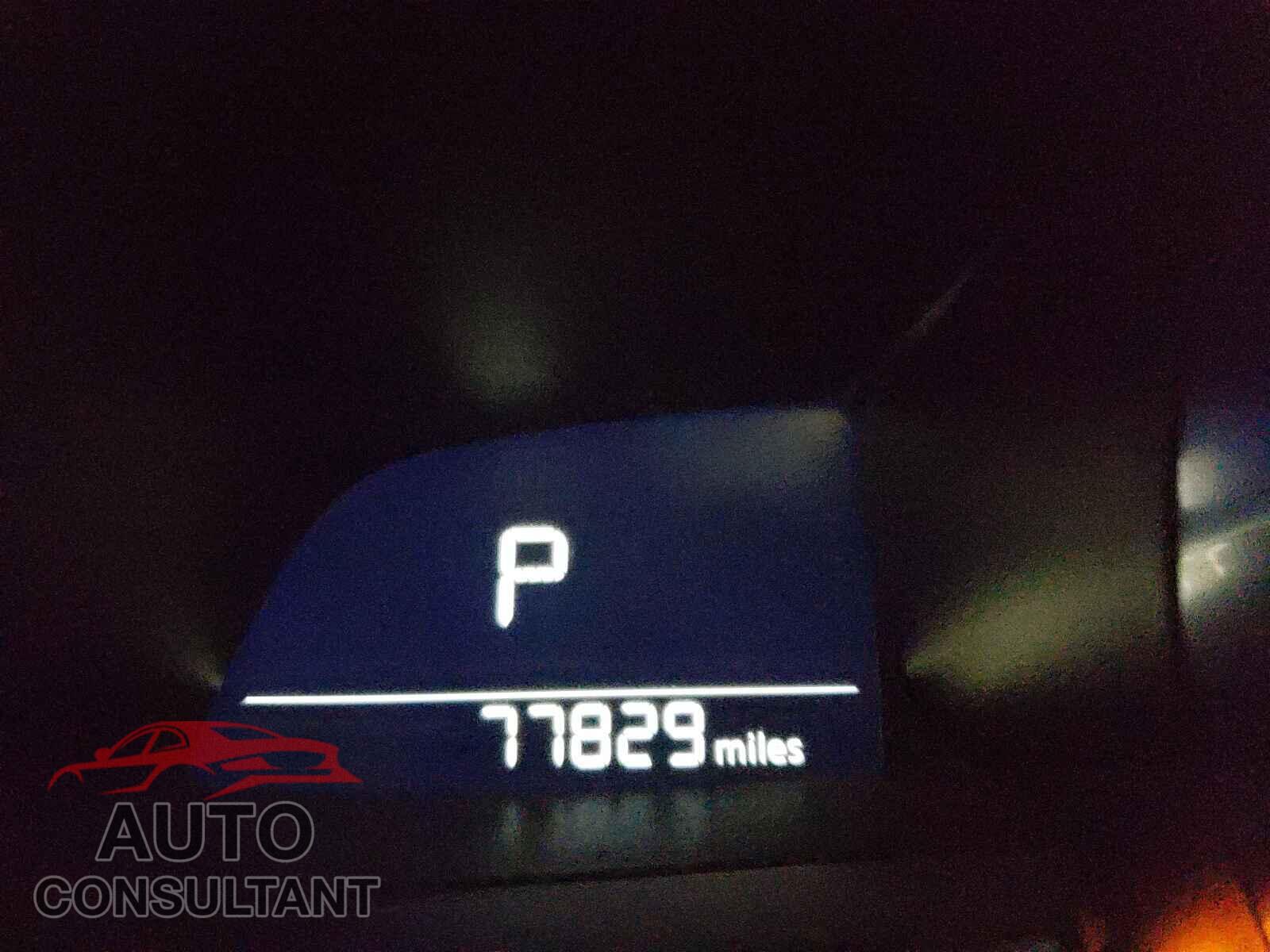 MAZDA 3 2018 - 3MZBN1W37JM173527