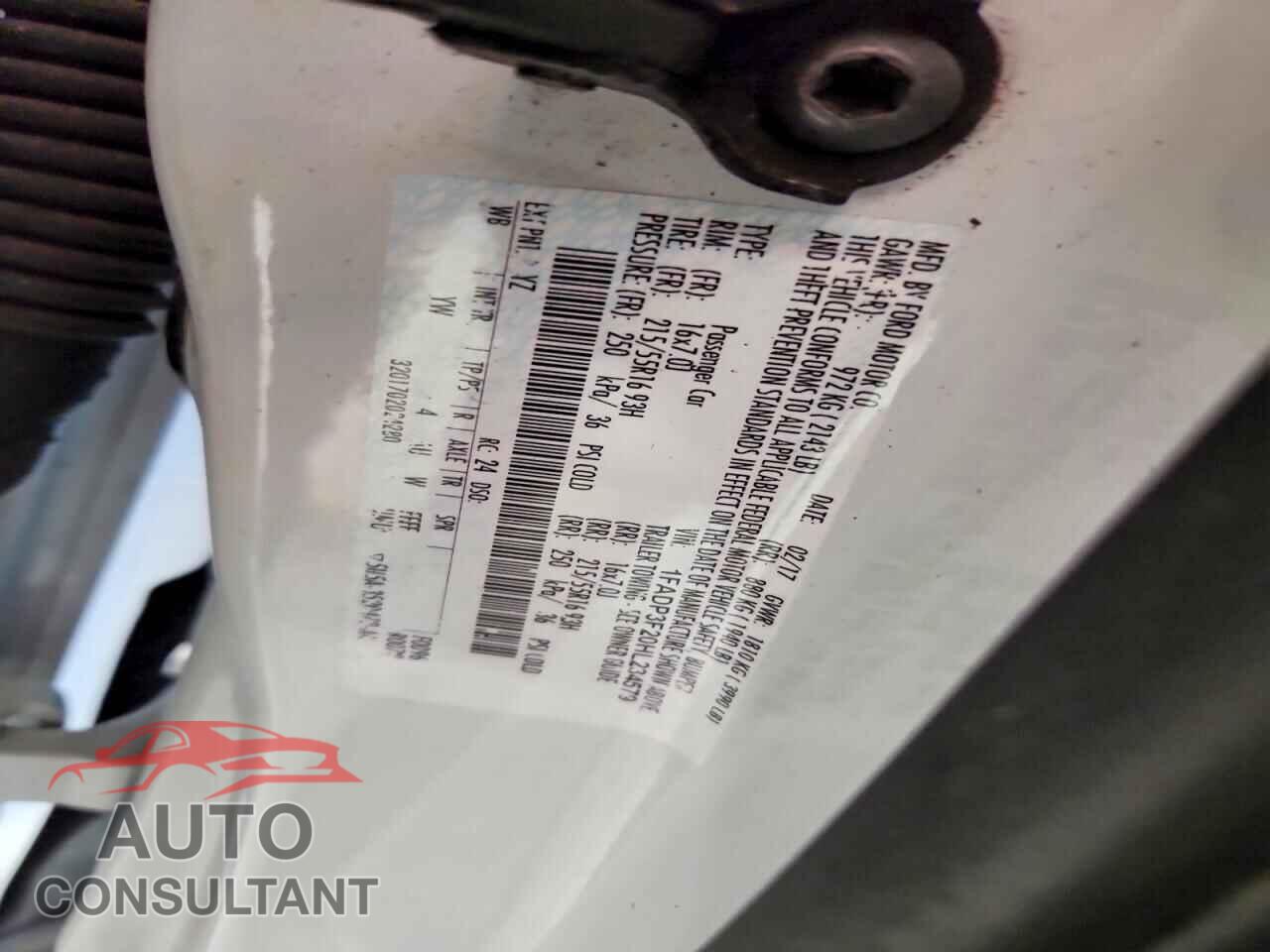 FORD FOCUS 2017 - 1FADP3F20HL234579