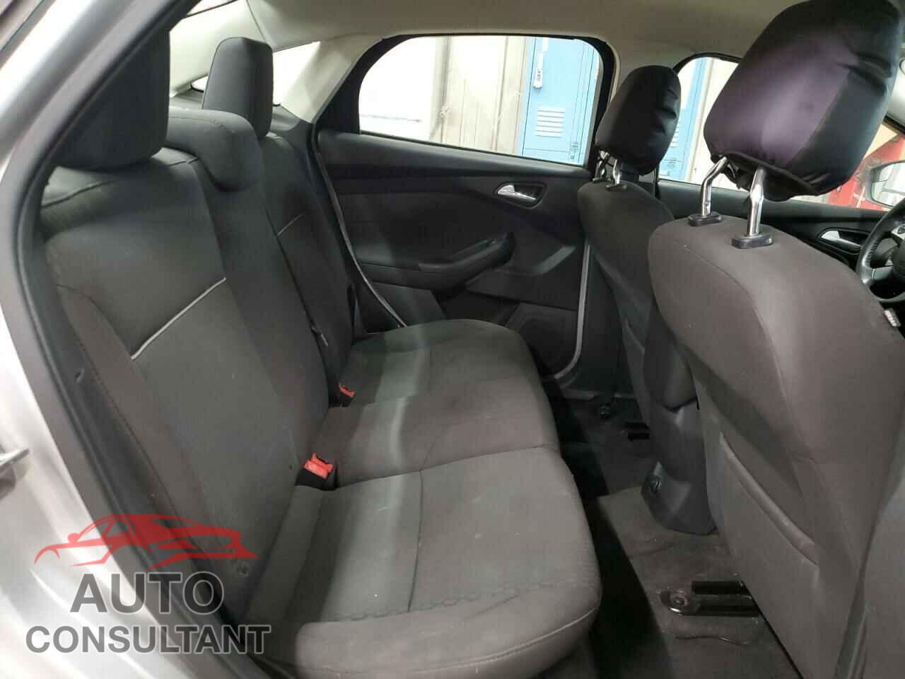 FORD FOCUS 2012 - 1FAHP3H22CL331905