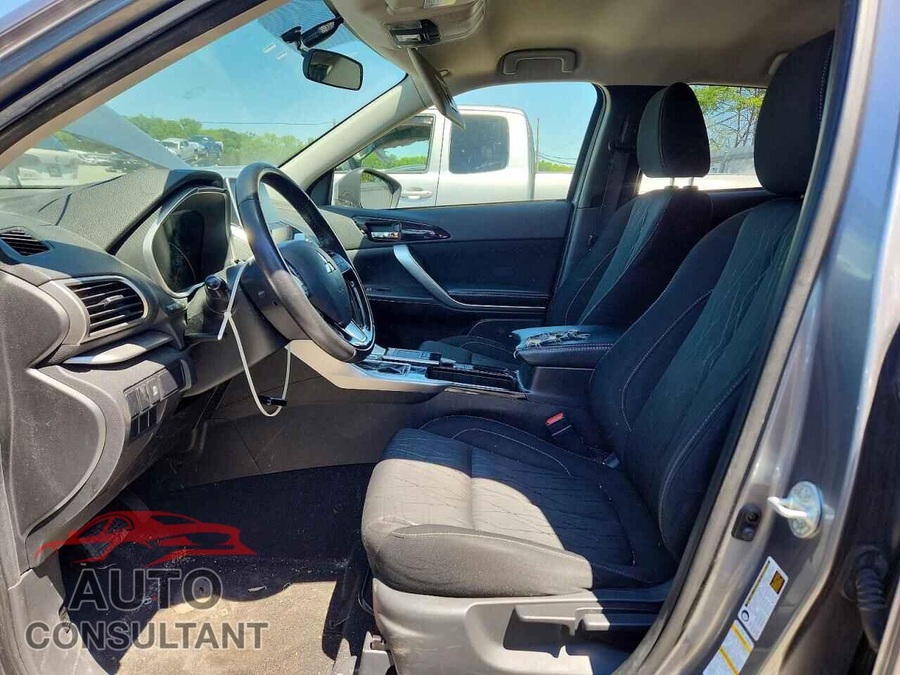 MITSUBISHI ECLIPSE 2018 - JA4AT5AA5JZ068673
