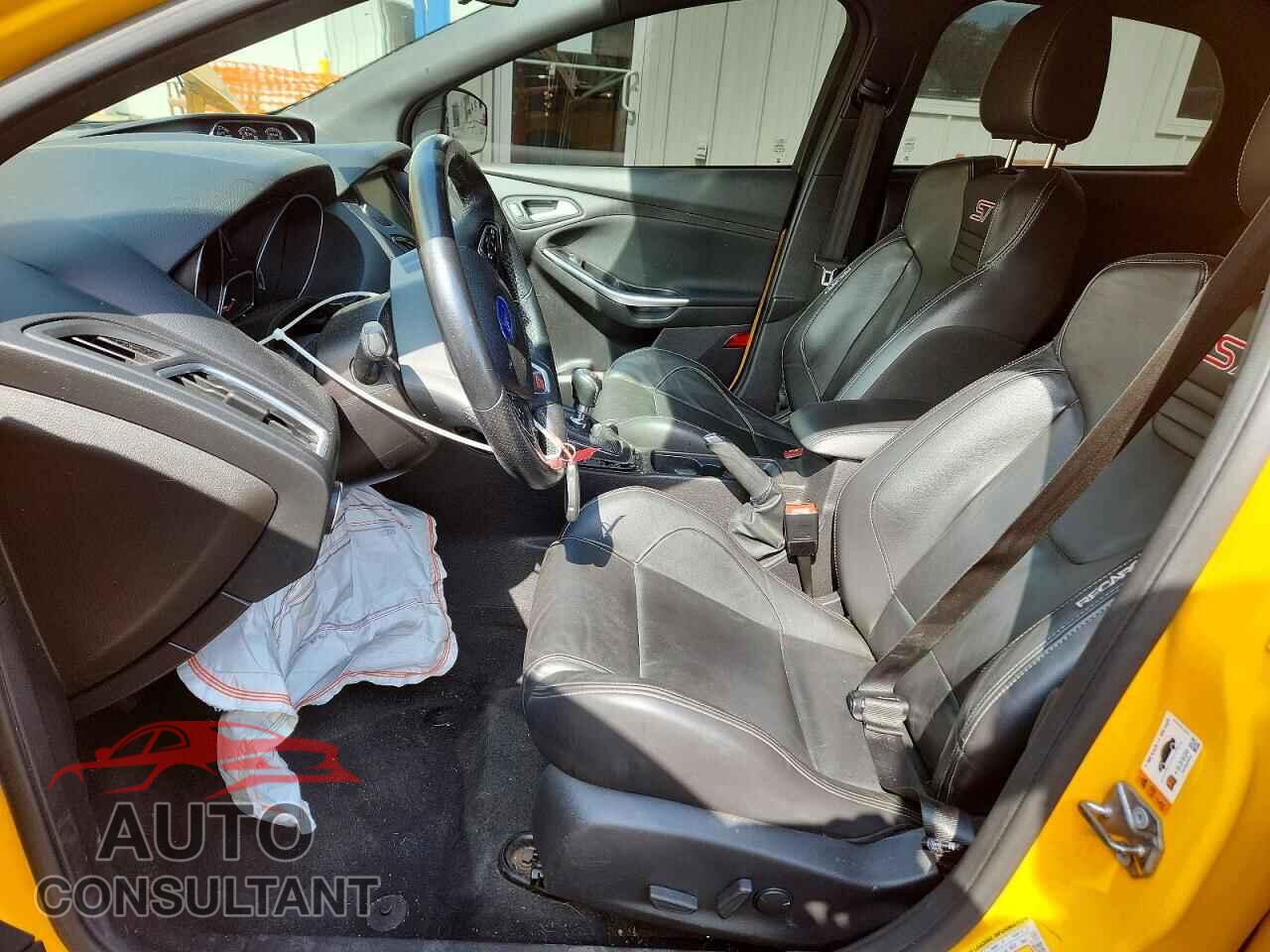 FORD FOCUS 2015 - 1FADP3L91FL271302