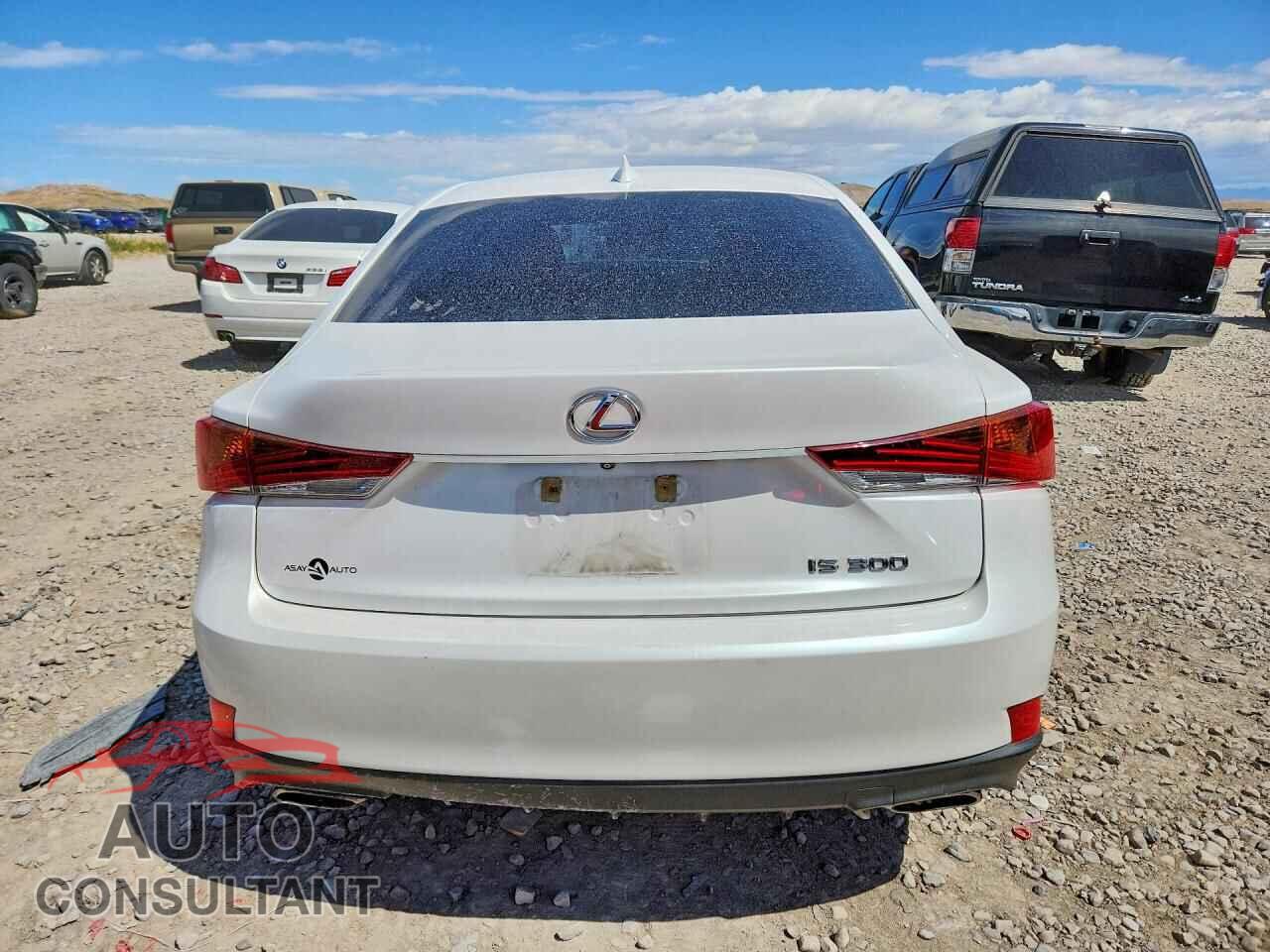 LEXUS IS 2018 - JTHBA1D20J5067076