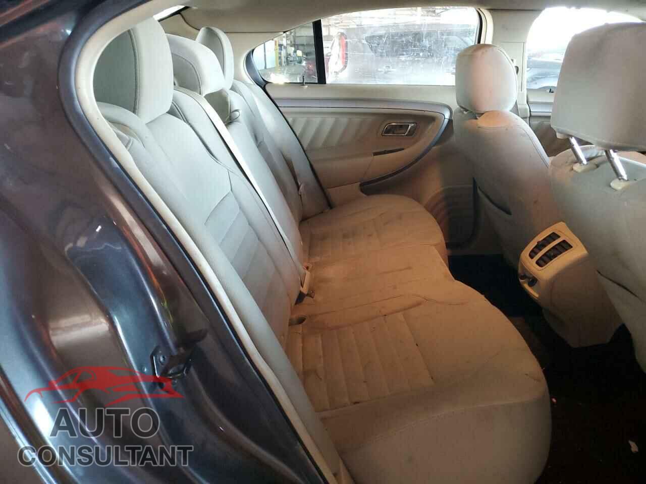 FORD TAURUS 2017 - 1FAHP2D82HG112947