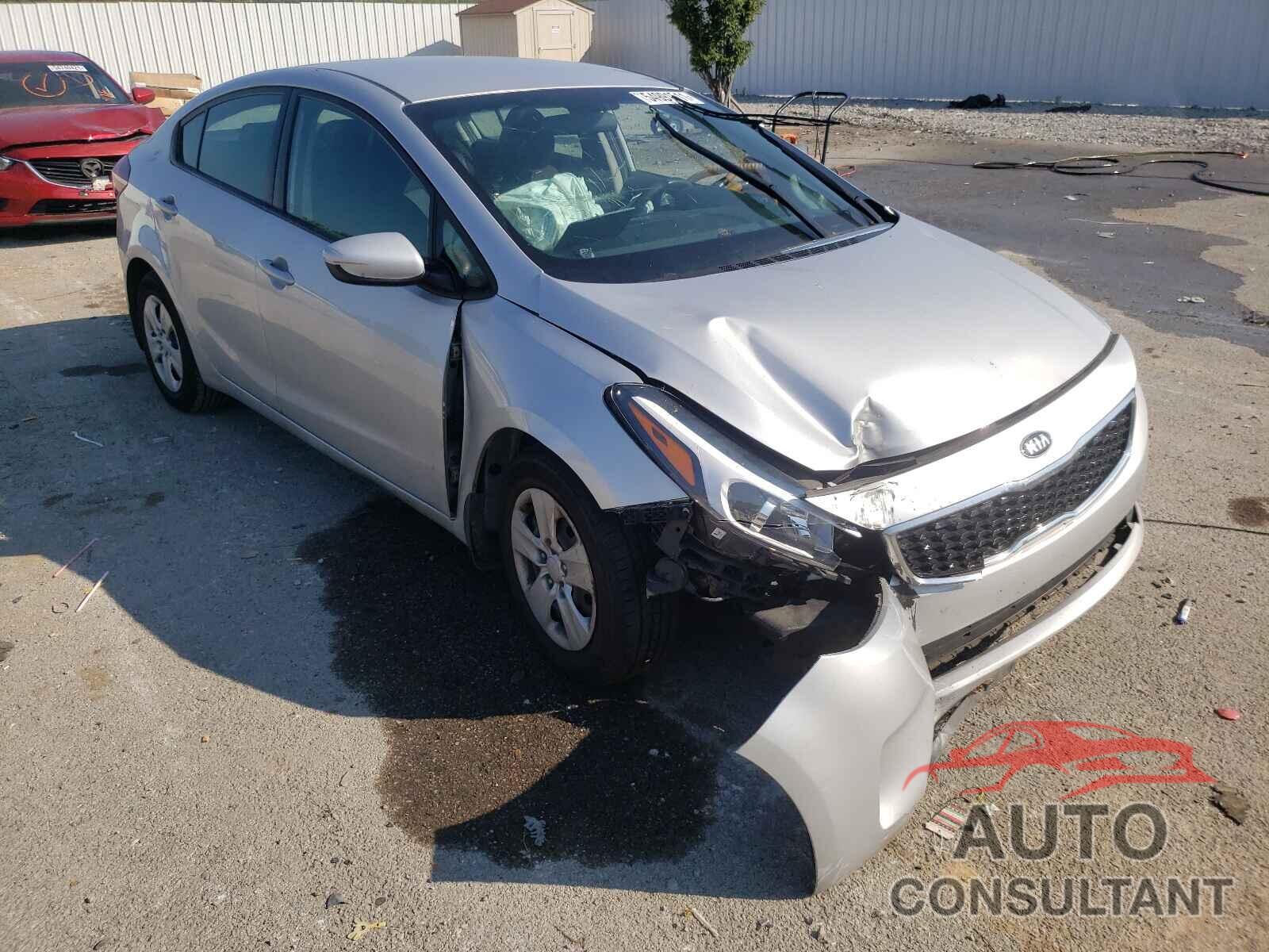 KIA FORTE 2018 - 3KPFK4A74JE226364