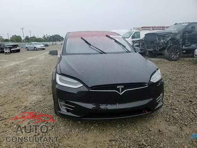 TESLA MODEL X 2017 - 5YJXCAE24HF060222