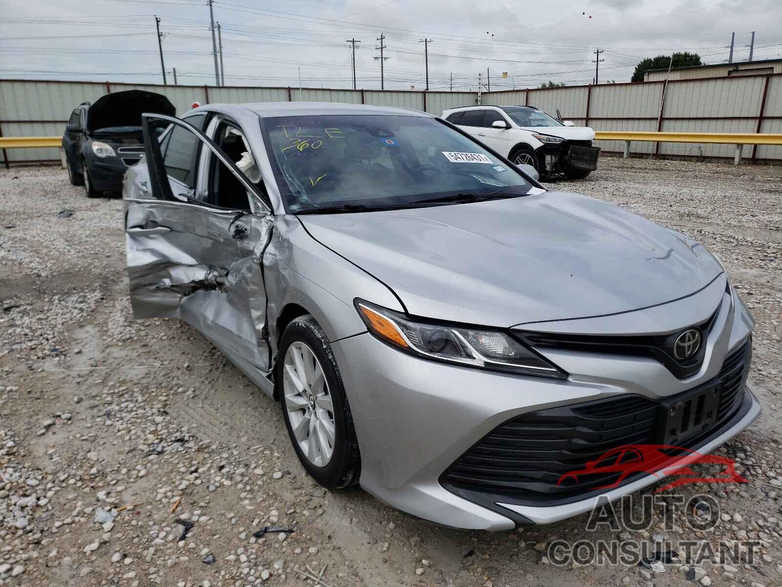 TOYOTA CAMRY 2018 - 4T1B11HK4JU093502