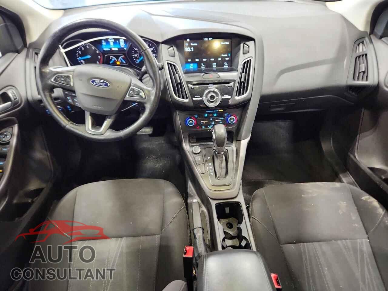 FORD FOCUS 2017 - 1FADP3M22HL282748