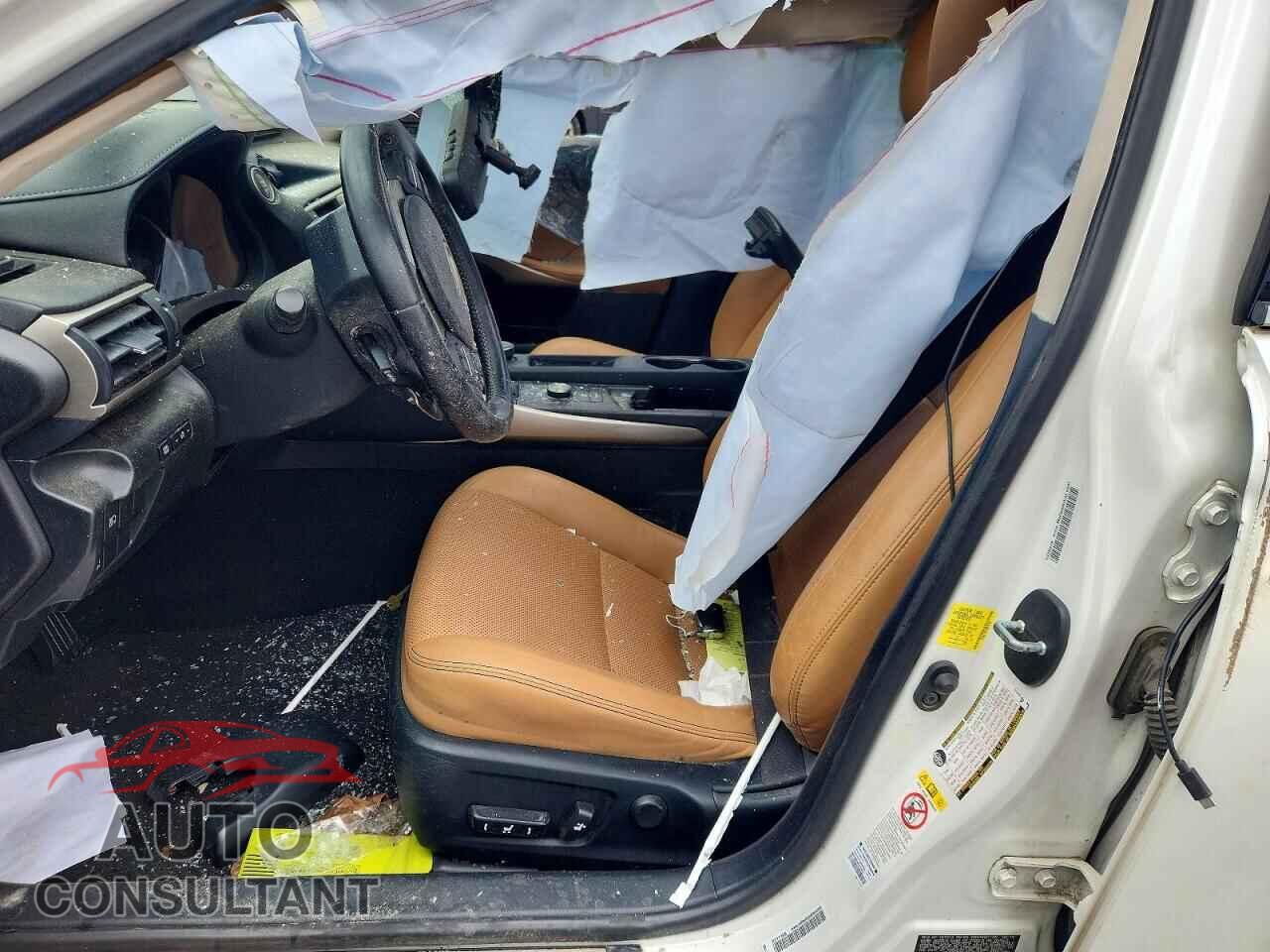 LEXUS IS 2018 - JTHBA1D27J5075210