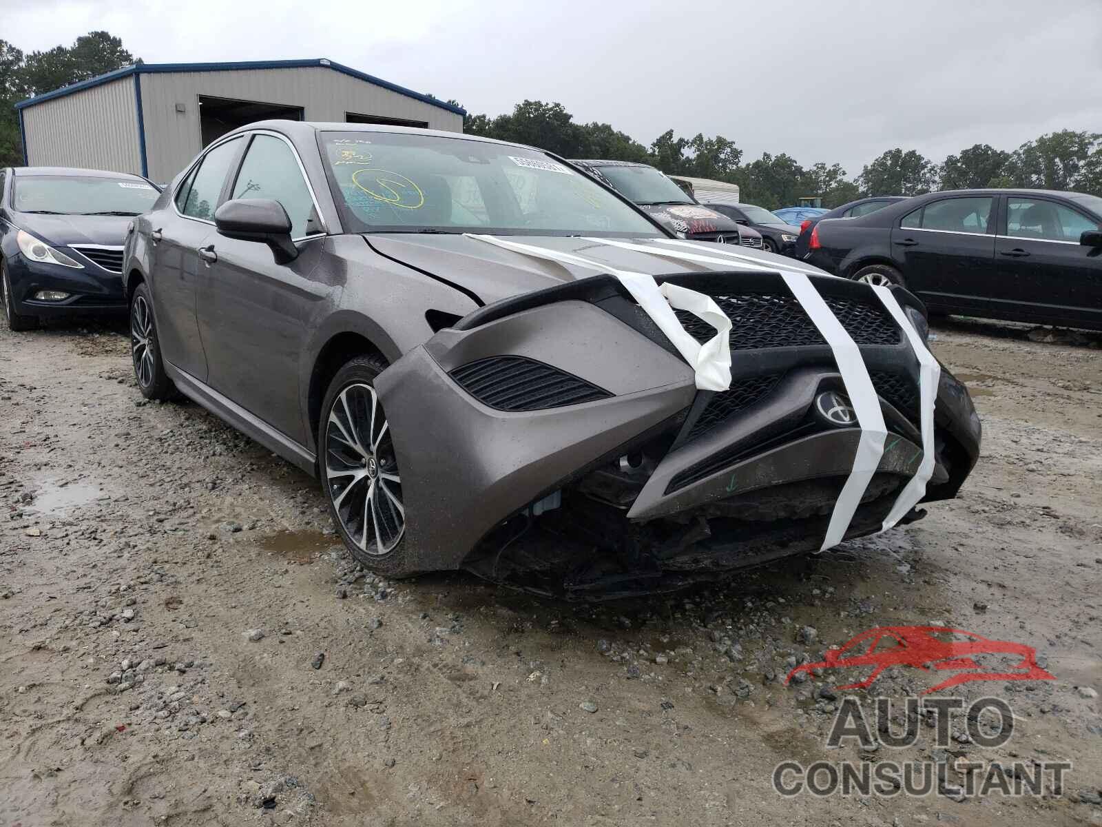 TOYOTA CAMRY 2018 - 4T1B11HK4JU508513