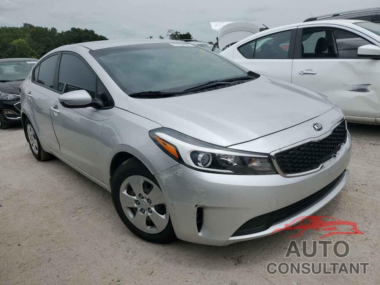 KIA FORTE 2018 - 3KPFK4A74JE238417