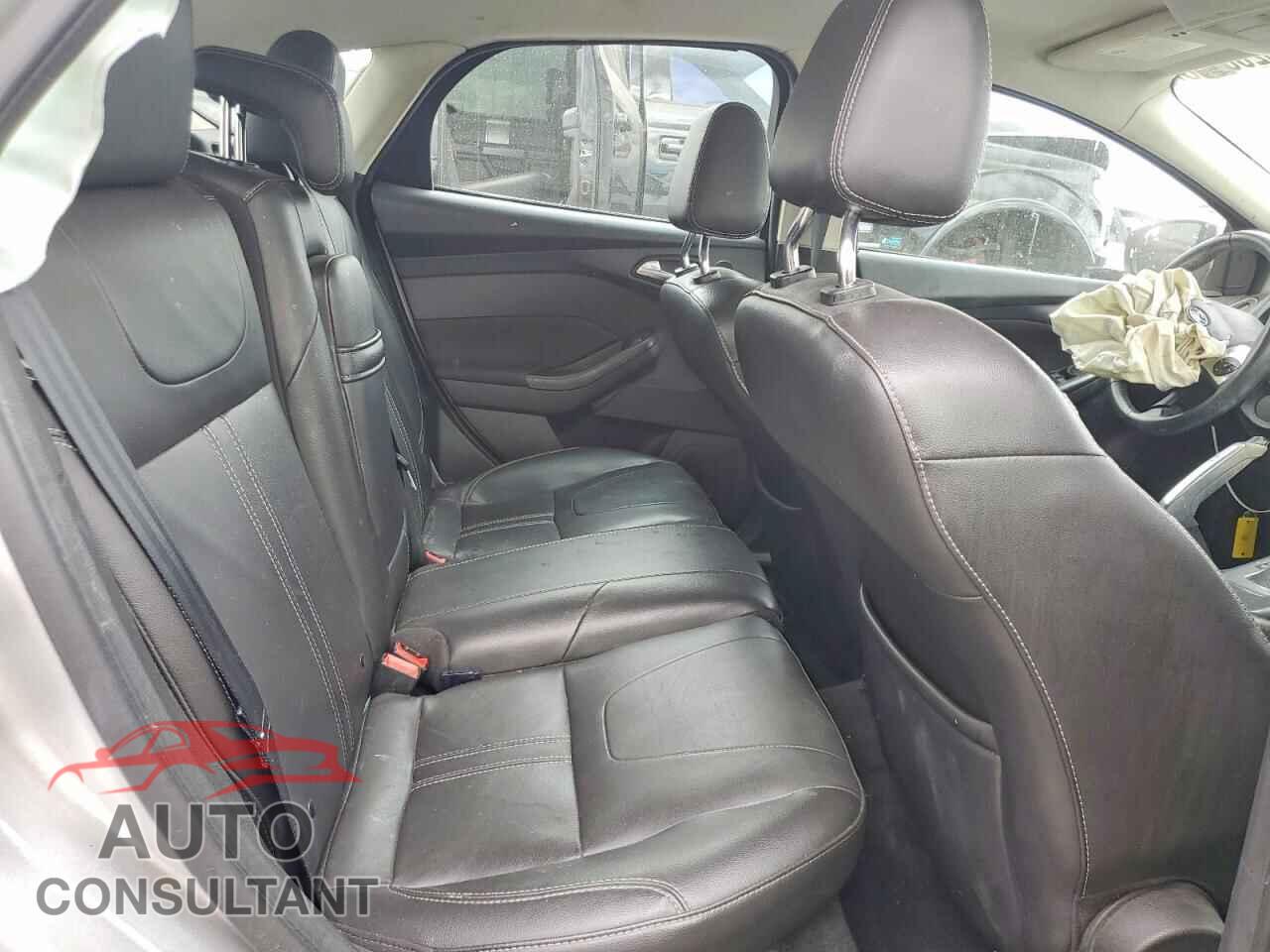 FORD FOCUS 2012 - 1FAHP3N26CL302475