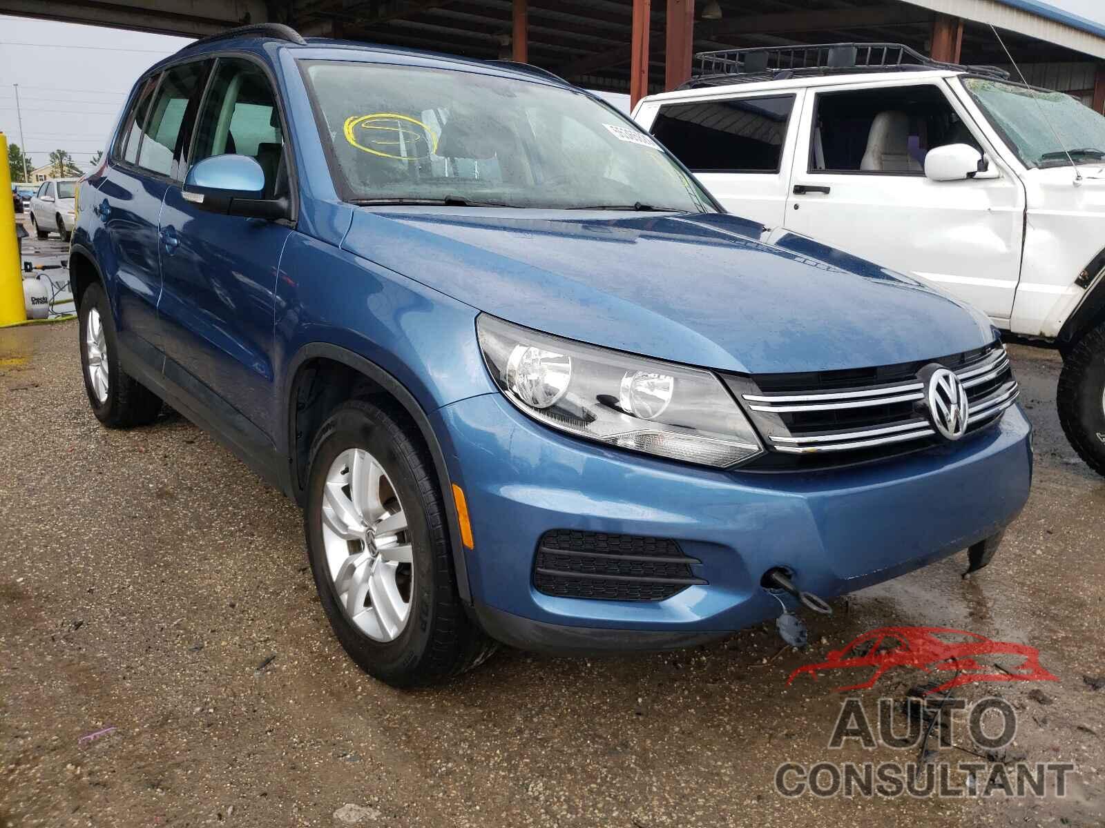 VOLKSWAGEN TIGUAN 2017 - WVGAV7AX7HK037598