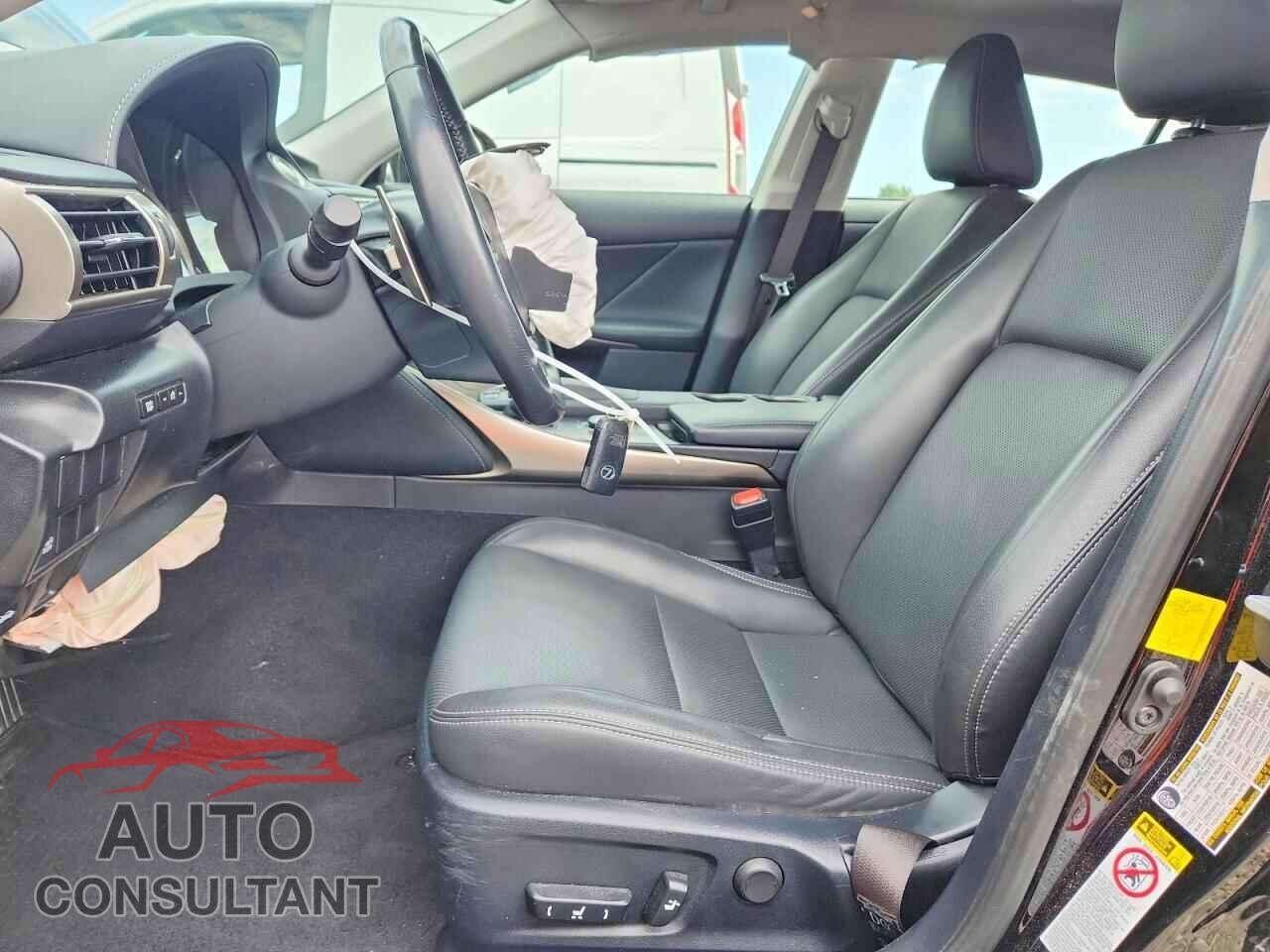 LEXUS IS 2015 - JTHCF1D22F5017678