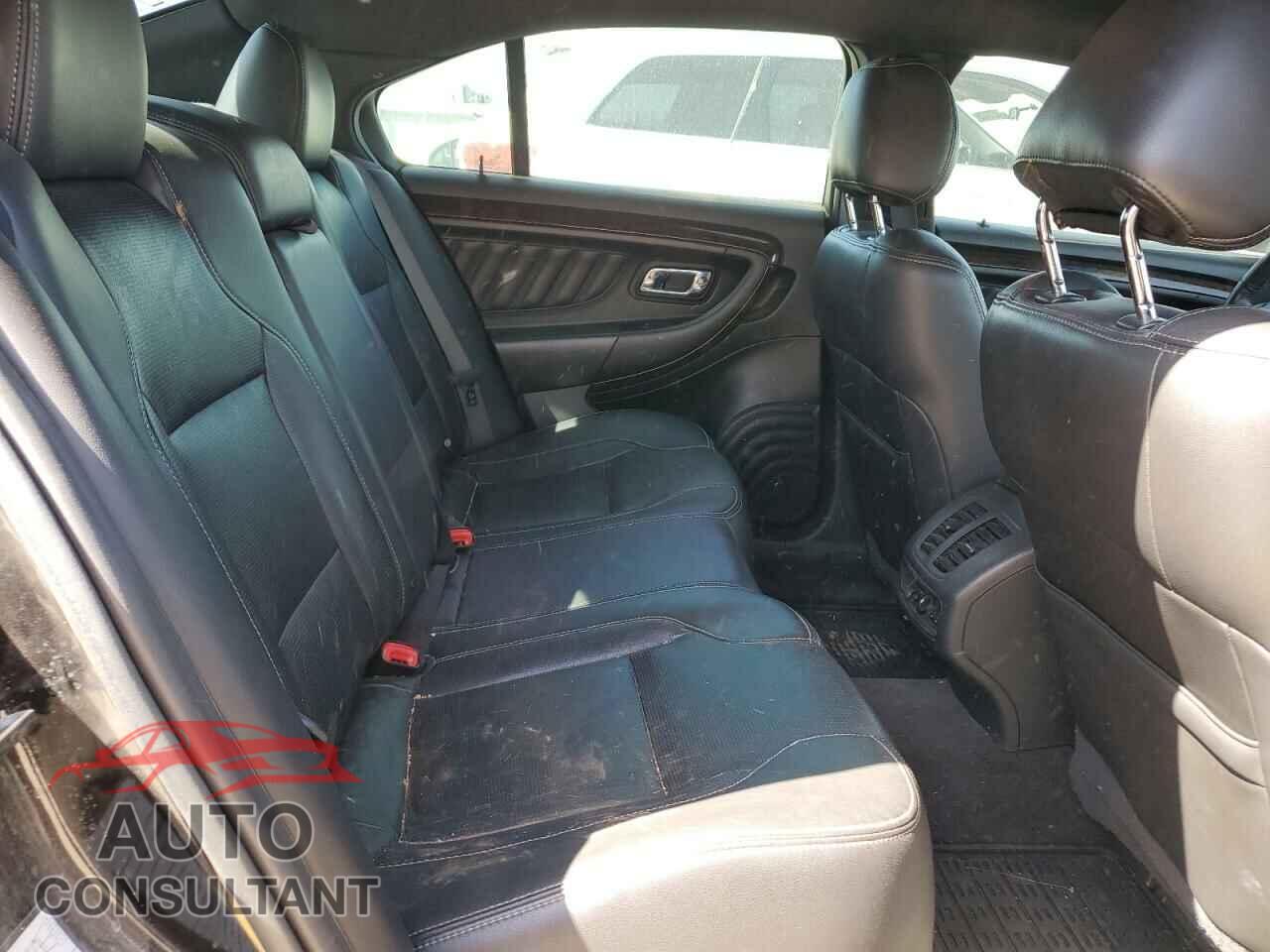 FORD TAURUS 2017 - 1FAHP2F86HG104315