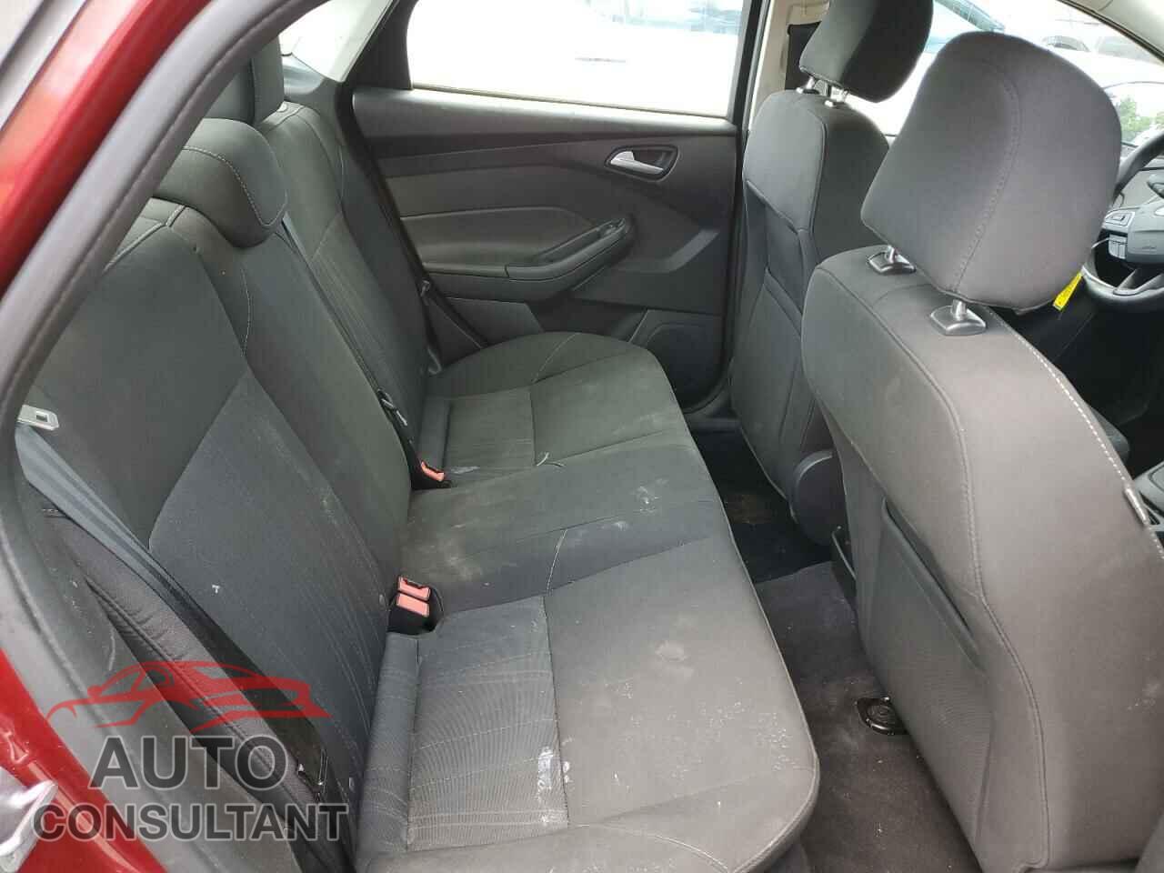 FORD FOCUS 2016 - 1FADP3F22GL355192