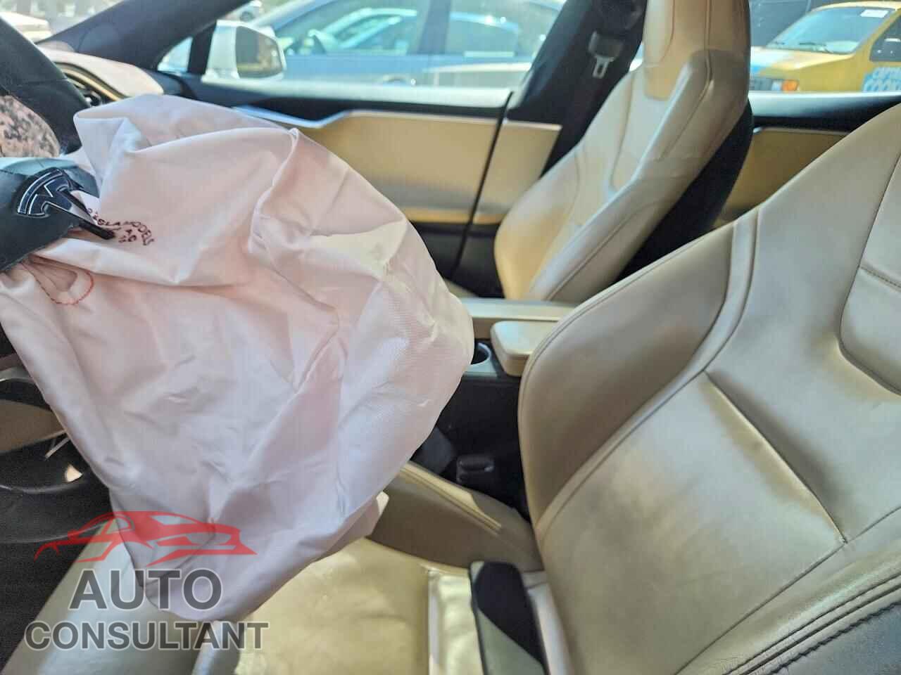 TESLA MODEL S 2015 - 5YJSA1E24FF113451