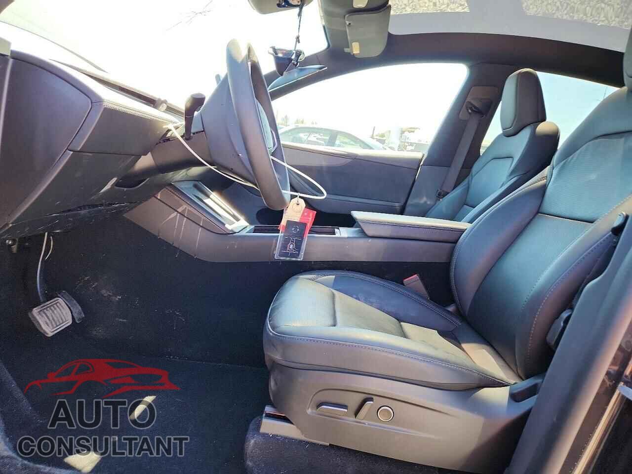 TESLA MODEL Y 2026 - 7SAYGDEE2TF583111