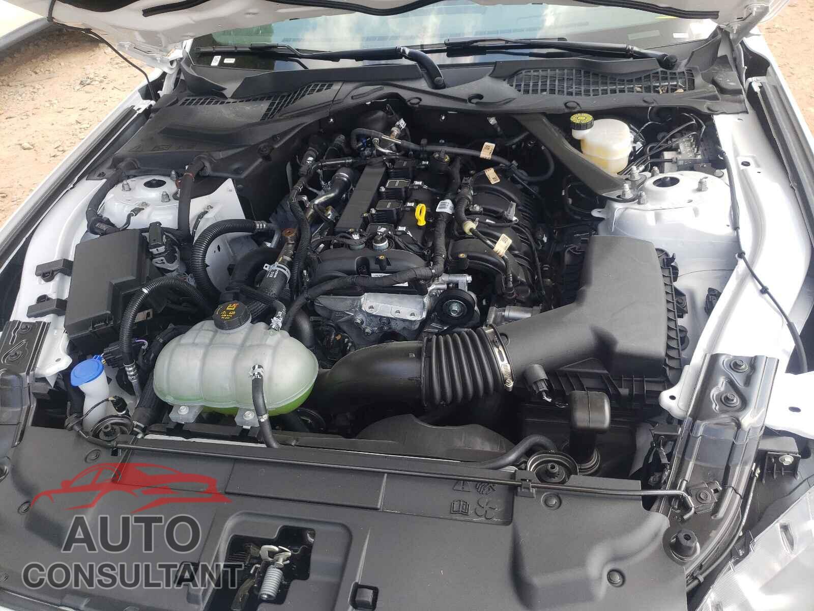 FORD MUSTANG 2021 - 1FATP8UH4M5125587