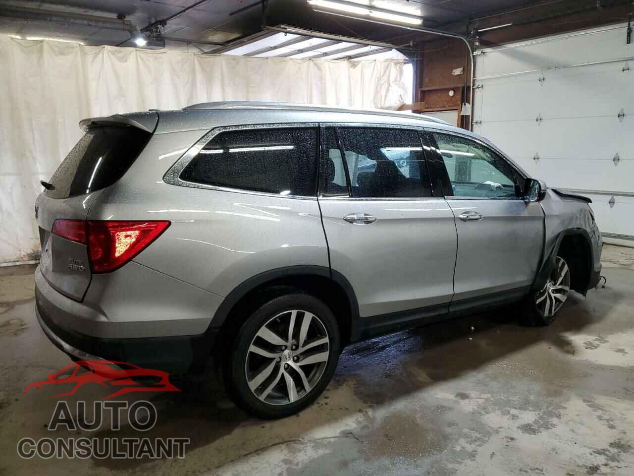 HONDA PILOT 2017 - 5FNYF6H02HB004864