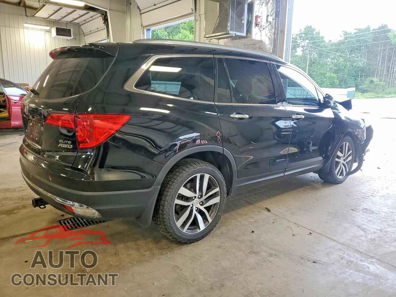 HONDA PILOT 2017 - 5FNYF6H08HB100238