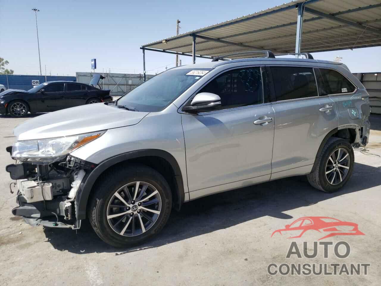 TOYOTA HIGHLANDER 2018 - 5TDKZRFH3JS539632