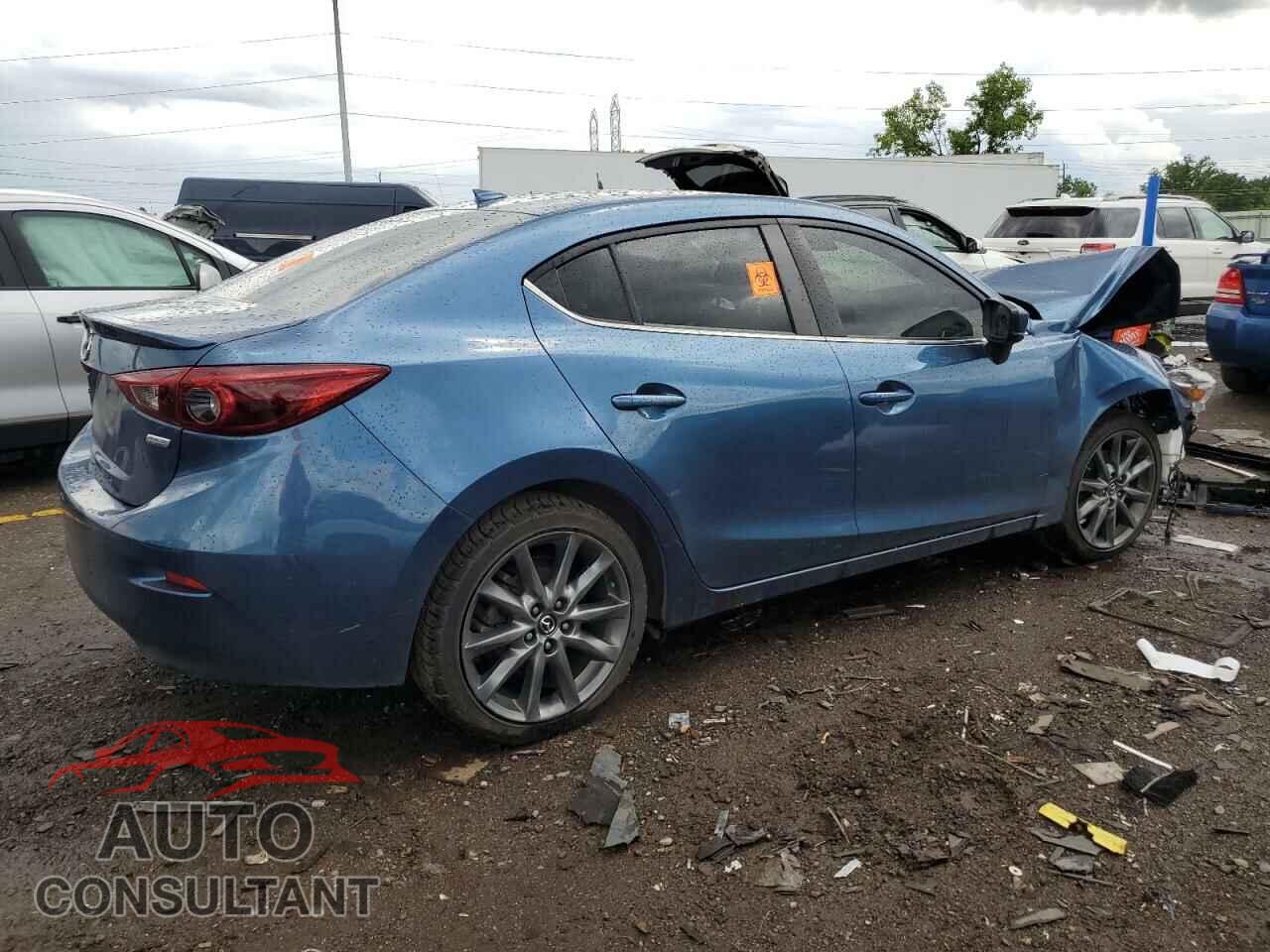 MAZDA 3 2018 - 3MZBN1W36JM267639