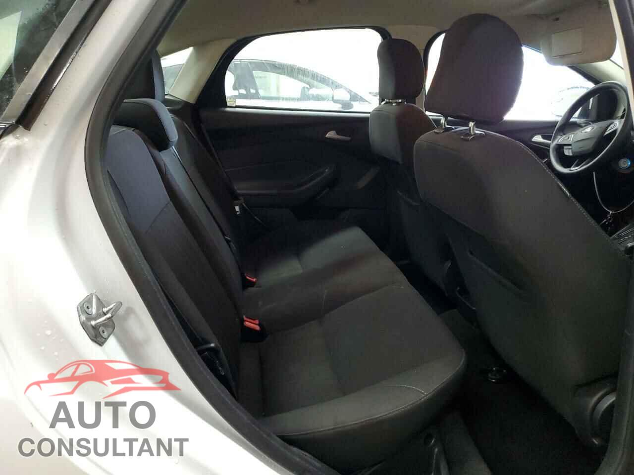 FORD FOCUS 2017 - 1FADP3F2XHL329991