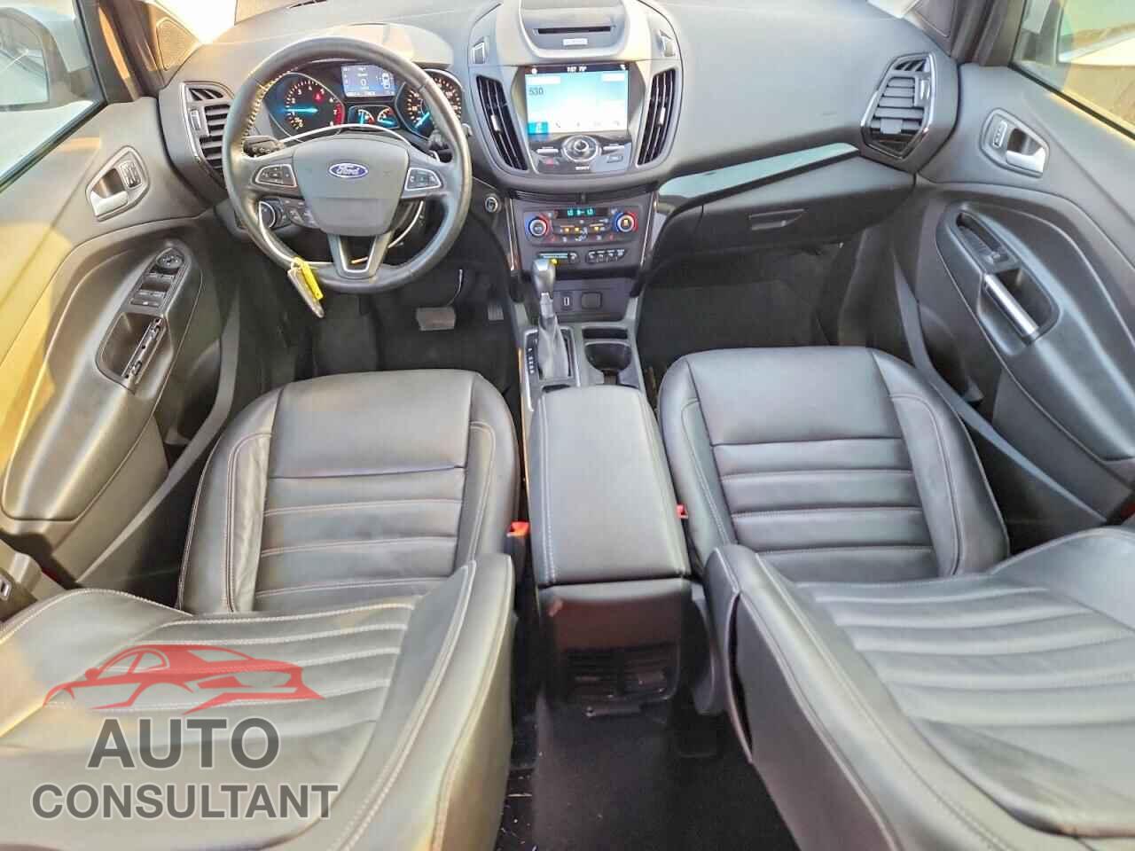 FORD ESCAPE 2017 - 1FMCU9JD6HUC34134