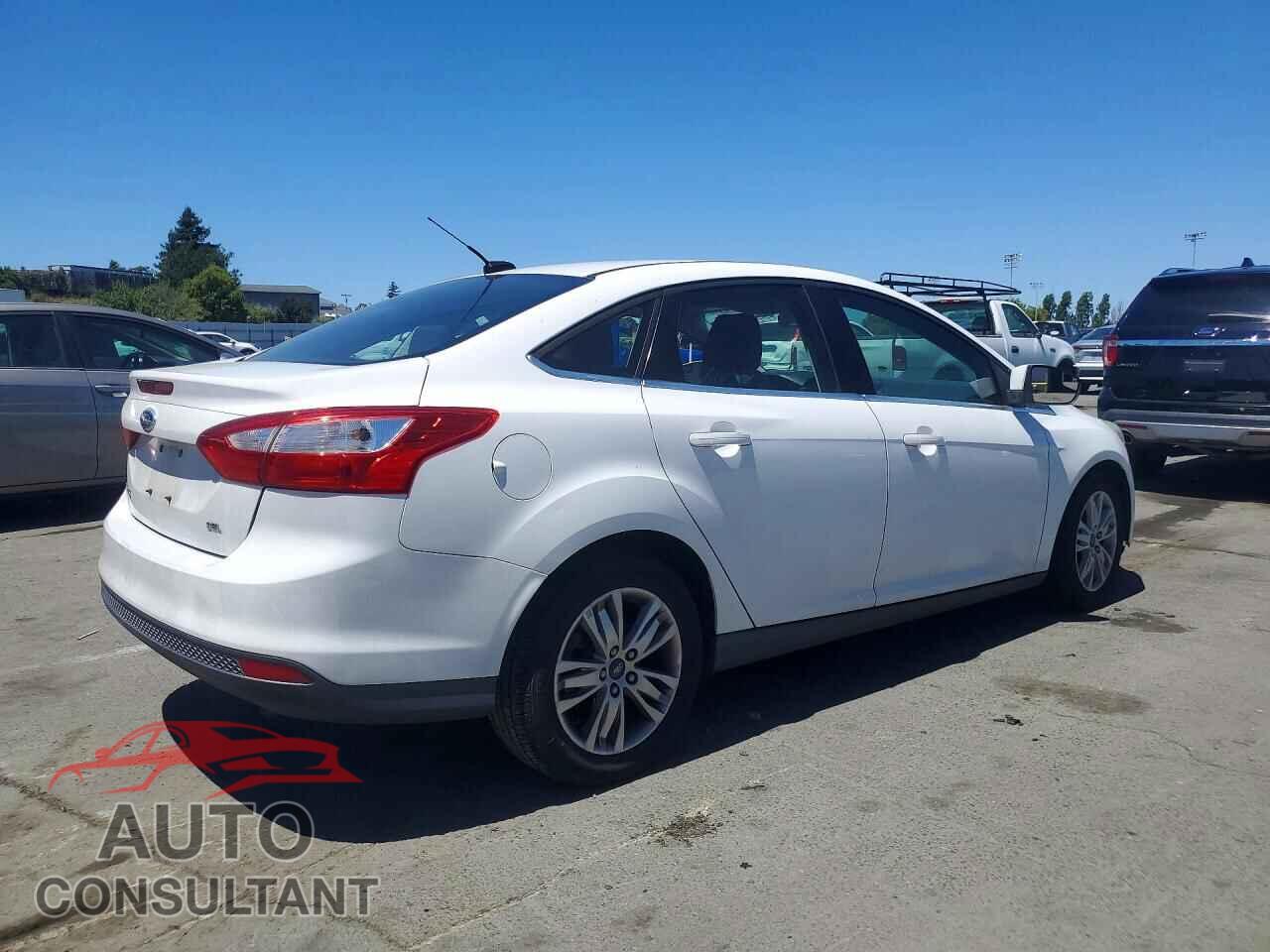FORD FOCUS 2012 - 1FAHP3H28CL339913