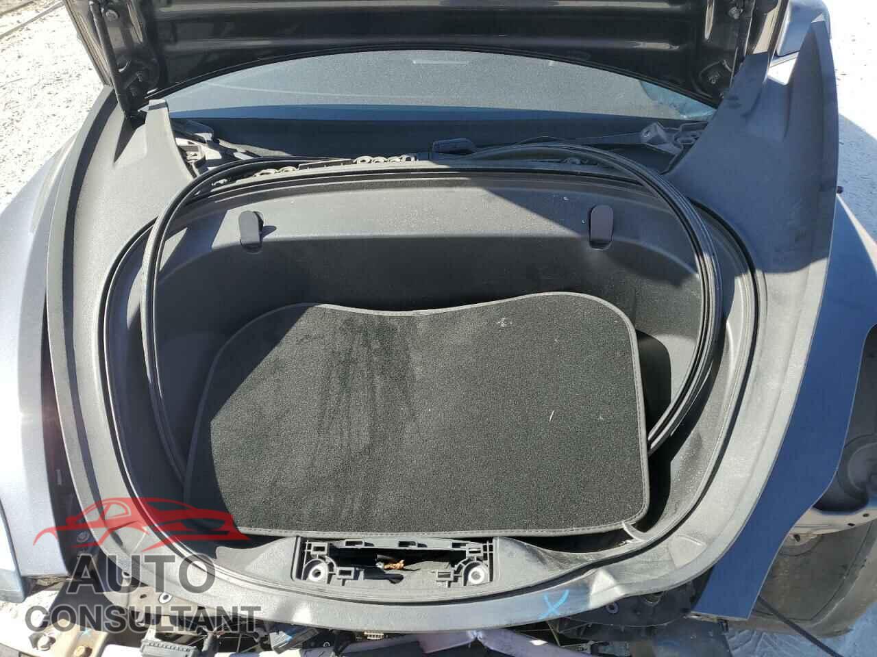 TESLA MODEL 3 2018 - 5YJ3E1EA3JF102076