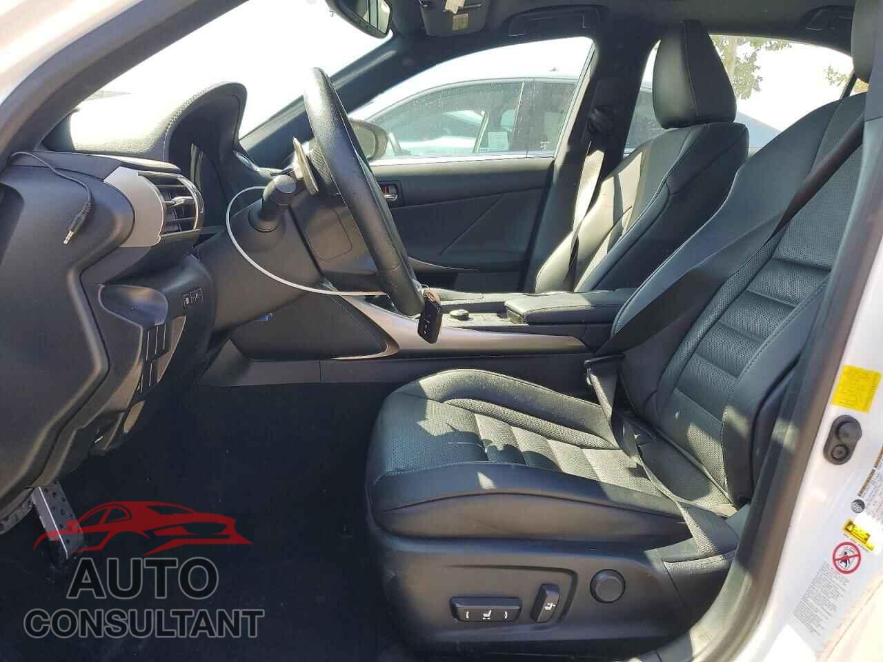 LEXUS IS 2015 - JTHBE1D21F5020926