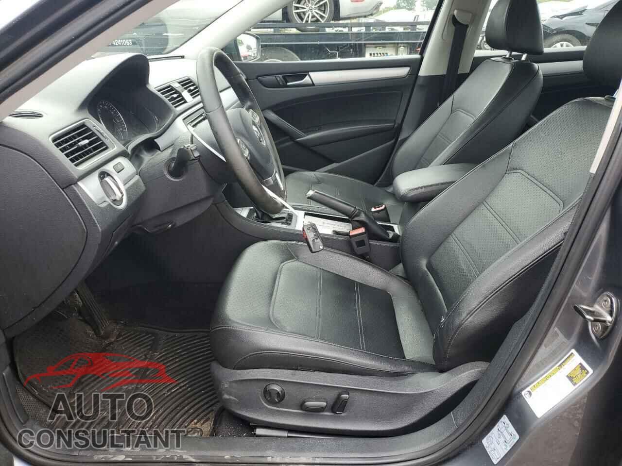 VOLKSWAGEN PASSAT 2012 - 1VWBP7A32CC080648
