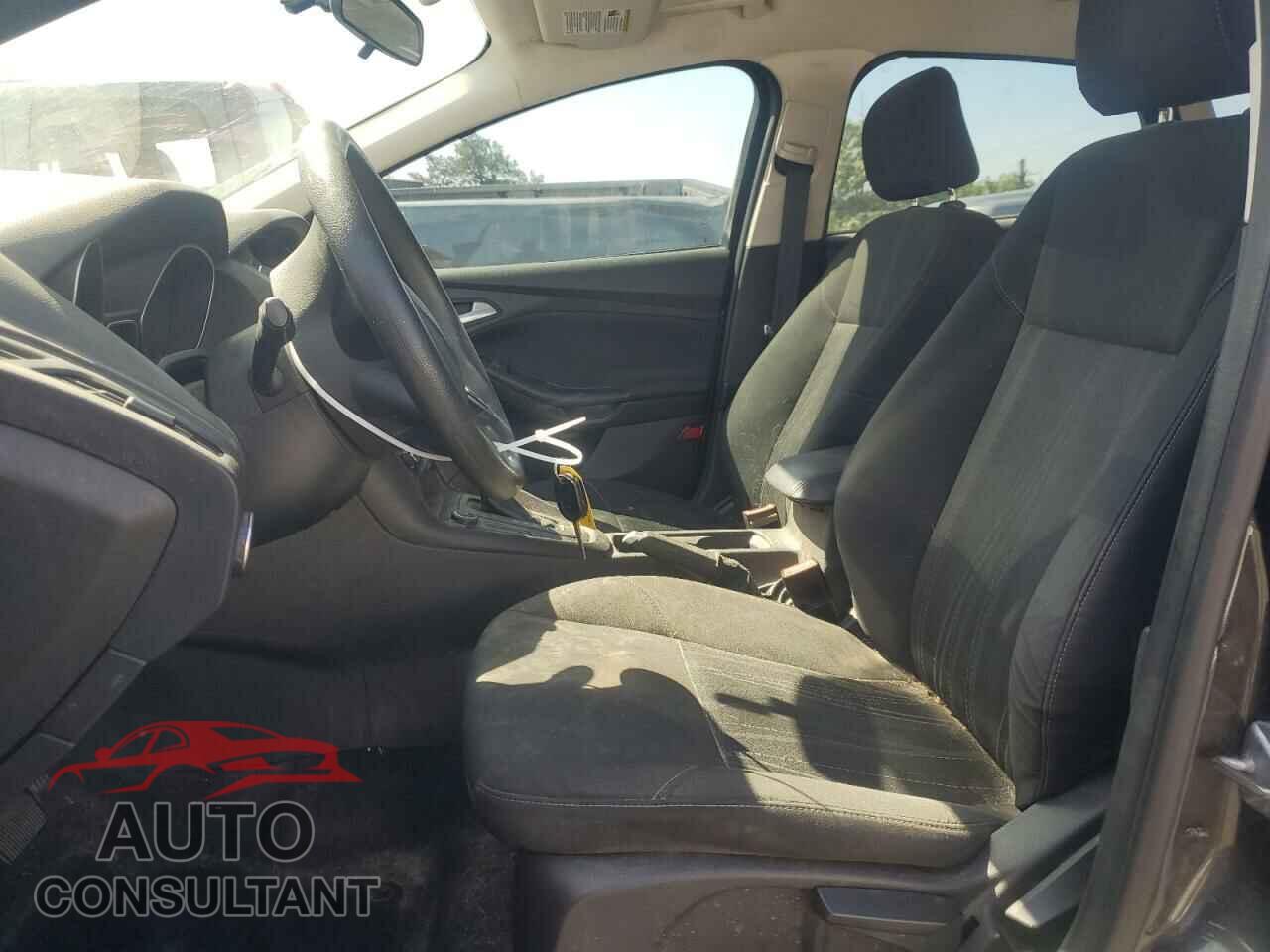 FORD FOCUS 2015 - 1FADP3K2XFL324857